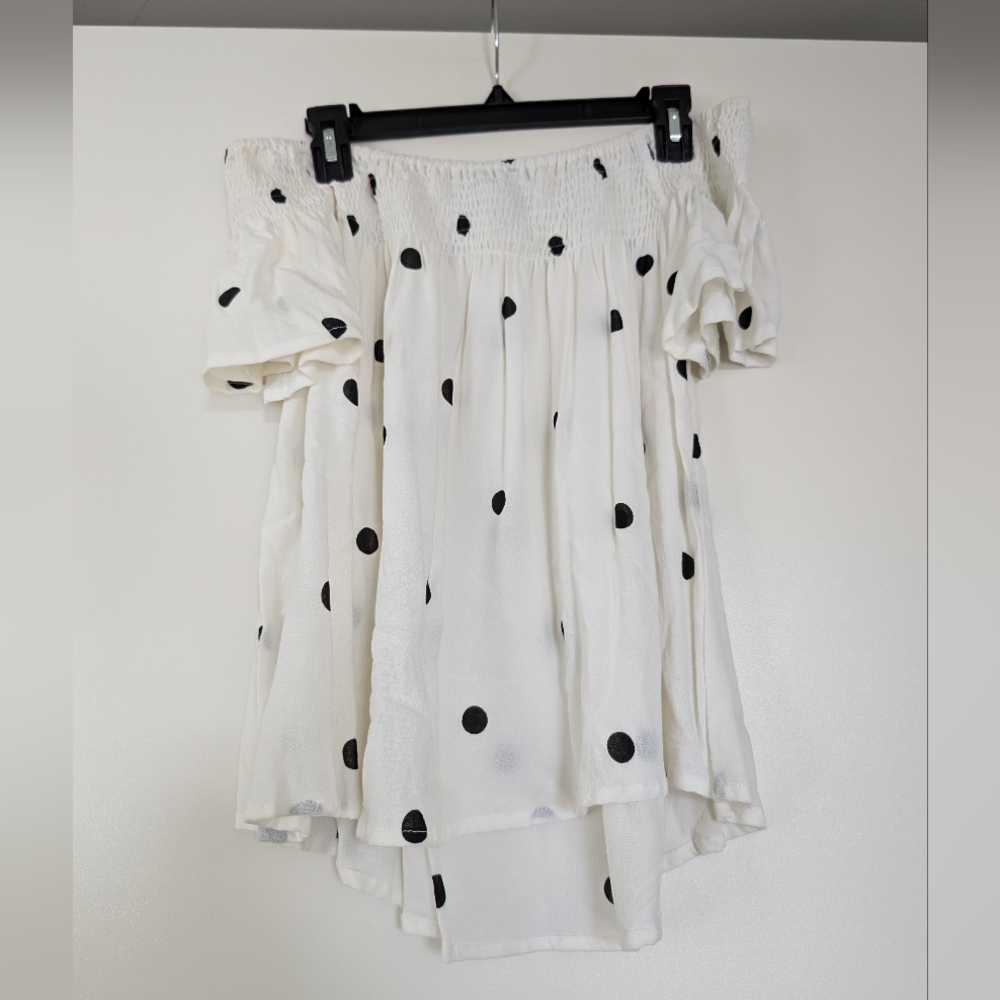 NWOT Ava Sky Off The Shoulder Top
